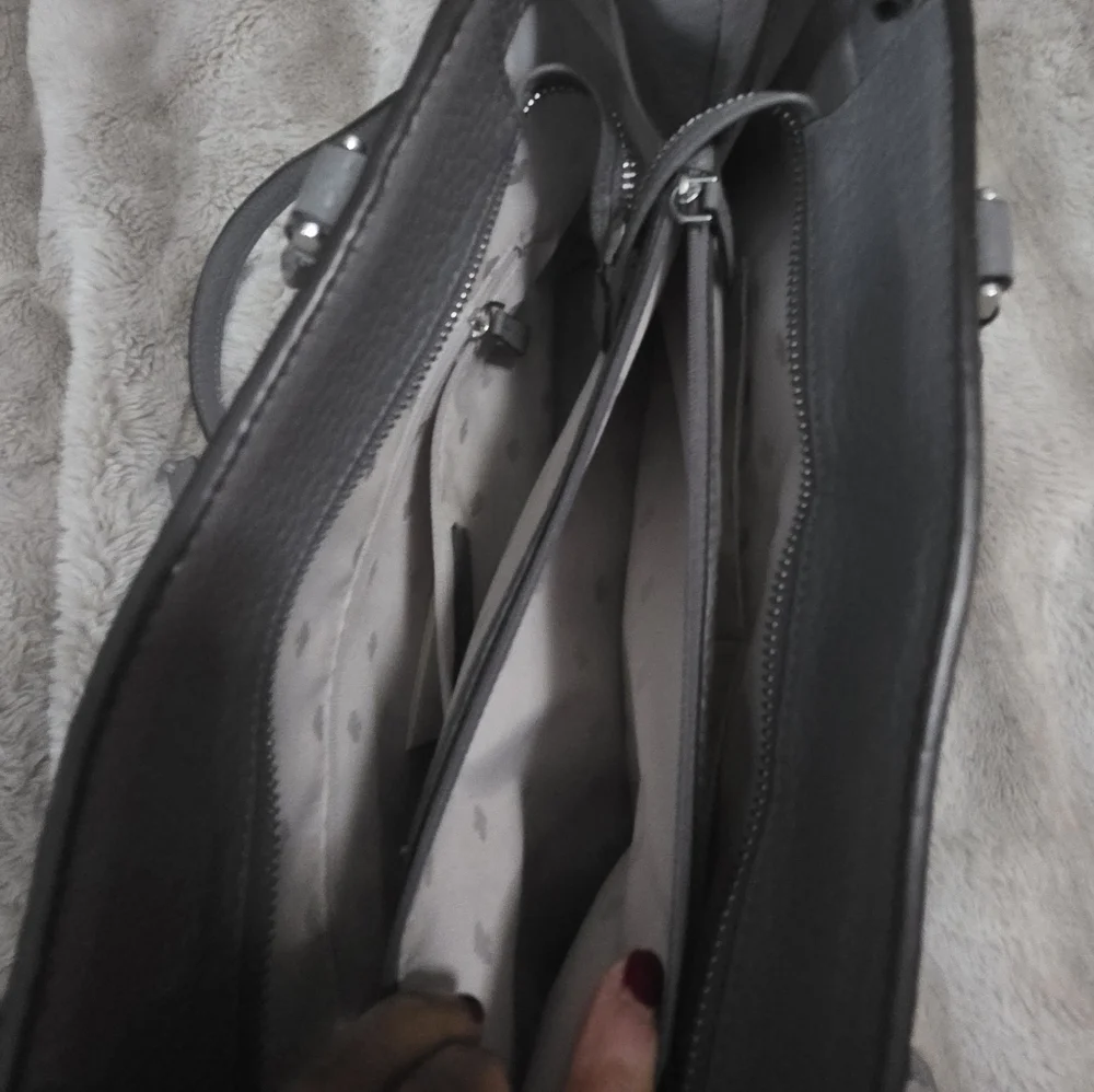 Kate Spade's Pebbled Leather Mulberry Tote/ Crossbody/Shoulder Bag In Grey. - Picture 14 of 16
